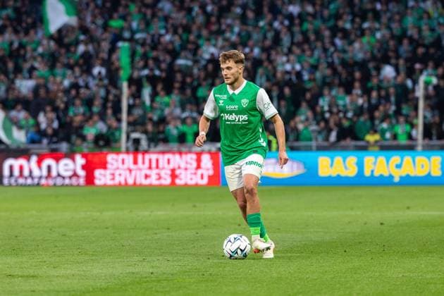 FOOTBALL : AS ST Etienne vs Rodez - Ligue 2 BKT barrage - 15 05 2026 Old Benjamin Craig 11 of Saint-Etienne in action during the Ligue 2 playoff game between AS Saint-Etienne and Rodez Aveyron Football at Stadium Geoffroy Guichard in Saint-Etienne, France. Saint-EtienneFrance  Copyright: xPaulinexFIGUETx xPSNewZx