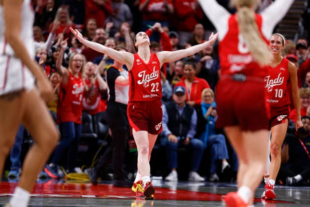 INDIANAPOLIS, IN - MAY 15: Indiana Fever guard Caitlin Clark (22) reacts after making the three pointer to send the game into overtime during a WNBA, Basketball Damen, USA game between the Washington Mystics and Indiana Fever on May 15 2026 at Gainbridge Fieldhouse in Indianapolis, IN. (Photo by Jeffrey Brown Icon Sportswire) WNBA: MAY 15 Washington Mystics at Indiana Fever EDITORIAL USE ONLY Icon051526031