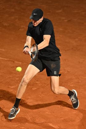 Internazionali BNL D Italia 2026 - Day Eleven Jannik Sinner of Italy competes against Daniil Medvedev during the Internazionali BNL d Italia Day Eleven at Foro Italico on May 15, 2026, in Rome, Italy. Rome Italy Italy  Copyright: xDomenicoxCippitellix originalFilename:cippitelli-itainter260515_npNCz.jpg