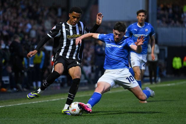 Notts County v Chesterfield - Sky Bet League Two Play-Off Semi Final Second Leg Lee Bonis of Chesterfield tackles Tom Iorpenda of Notts County during the Sky Bet League 2 Play Off Semi Final 2nd Leg between Notts County and Chesterfield at Meadow Lane in Nottingham, United Kingdom, on May 15, 2026. Nottingham Nottinghamshire United Kingdom  Copyright: xMIxNewsx originalFilename:fletcher-nottscou260515_npK4H.jpg