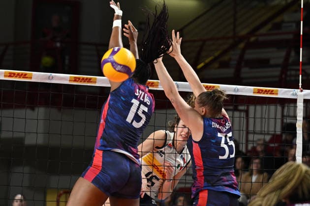 Italy v France - Test Match Sylves Marie (France), Nervini Stella (Italy), and Danard Selosse Enora (France) during the Italy-France BPER test match at PalaIgor in Novara, Italy, on May 15, 2026. Novara Piemonte Italy  Copyright: xFedericoxManonix originalFilename:manoni-volleyba260515_npUvR.jpg