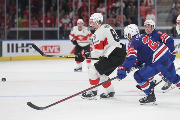 World Championship 2026 USA SUI Simon Knak vs Matt Coronato 15 05 2026 Swiss Life Arena Zuerich , SWITZERLAND, Men IIHF Ice Hockey World Championship Zurich 2026 Group USA Switzerland Simon Knak li,Switzerland vs Matt Coronato USA
