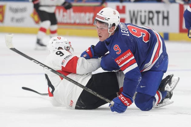 World Championship 2026 USA SUI Damien Riat vs Ryan Leonard 15 05 2026 Swiss Life Arena Zuerich , SWITZERLAND, Men IIHF Ice Hockey World Championship Zurich 2026 Group USA Switzerland Damien Riat li,Switzerland vs Ryan Leonard USA