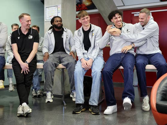 15 05 2026, Germany, Stuttgart, Basketball MHP Riesen Ludwigsburg end of season, from left coach Mikko Riipinen, Tray Buchanan, Julis Baumer, Lenny Anigbata, Jonas Wohlfarth Bottermann
