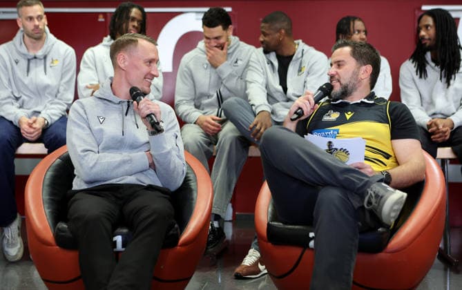 15 05 2026, Germany, Stuttgart, Basketball MHP Riesen Ludwigsburg end of season, from left coach Mikko Riipinen, presenter Sebastian Menzel