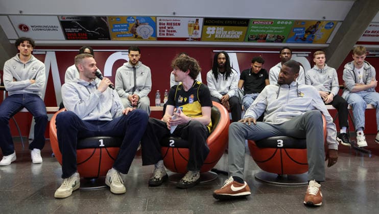 15 05 2026, Germany, Stuttgart, Basketball MHP Riesen Ludwigsburg end of season, f l Jonas Wohlfahrt Bottermann, presenter Aaron Marian Glock, Yorman Polas Bartolo