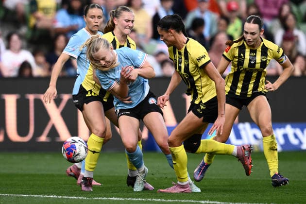 ALEAGUE WOMENS GRAND FINAL, Holly McNamara of Melbourne City (centre) during the A-League Women Grand Final match between Melbourne City and Wellington Phoenix at in Melbourne, Saturday, May 16, 2026. ( NO ARCHIVING, EDITORIAL USE ONLY MELBOURNE VICTORIA AUSTRALIA  Copyright: xJOELxCARRETTx 20260516115888086800
