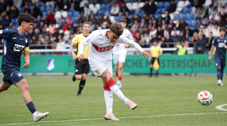 16 05 2026, Germany, Sinsheim Football Final DM B Juniors, TSG 1899 Hoffenheim vs VfB Stuttgart , Scorer Malik Mosrati VfB, center shoots the goal to 0 1