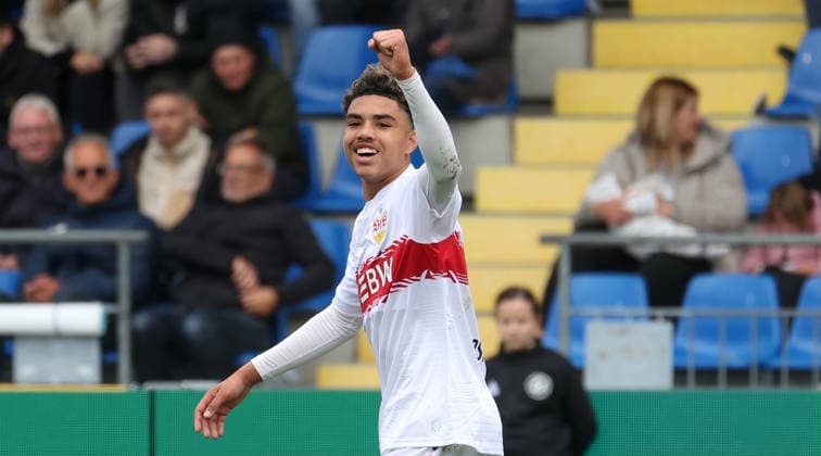 16 05 2026, Germany, Sinsheim soccer final DM B juniors, TSG 1899 Hoffenheim vs VfB Stuttgart , scorer Malik Mosrati VfB, celebrates his goal for 0 1