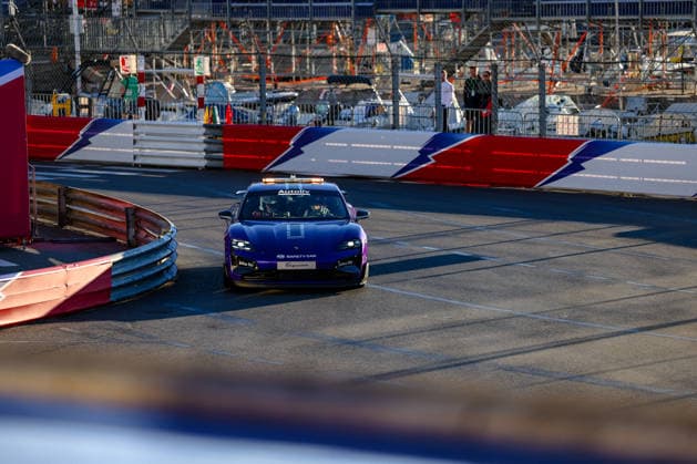 Safety car on the track, ABB FIA Formula E World Championship, Monaco e Prix 2026, Monte Carlo, Season 12 2025 26, Round 9, 16 05 2026, ABB FIA Formula E World Championship, Monaco e Prix 2026, Monte Carlo, Season 12 2025 26, Round 9, 16 05 2026 Monte Carlo Copyright: xEibner-Pressefoto LauraxRoemerx EP_LRR