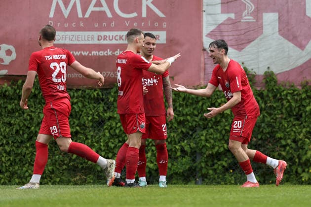 16 05 2026, Men, Soccer, Season 2025 2026, Regionalliga Bayern, Matchday 34 TSV Aubstadt SpVgg Bayreuth Goal celebration at TSV Aubstadt after the 1 0 by Pascal Moll 20, TSV Aubstadt , here with Nico Schmidt 8, TSV Aubstadt , Ingo Feser 23, TSV Aubstadt , Marco Nickel 29, TSV Aubstadt Sulzfeld Schulstadion Aubstadt NGN Arena Bayern Germany