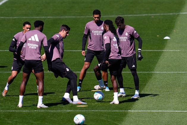 May 16, 2026, Valdebebas, Madrid, Spain: Jude Bellingham and Thibaut Courtois during the training day of Real Madrid ahead the Spanish League, LaLiga EA Sports, football match against Sevilla FC at Ciudad Deportiva Real Madrid on May 16, 2026, in Valdebebas, Madrid, Spain. Real Madrid Training Session - Laliga Ea Sports - ZUMAa181 20260516_zaa_a181_058 Copyright: xDennisxAgyemanx