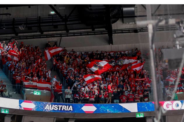 Ice hockey, Eishockey - IIHF WC 2026 ZURICH,SWITZERLAND,16.MAY.26 - ICE HOCKEY - IIHF Ice Hockey World Championship, WM, Weltmeisterschaft 2026, group stage, Austria vs Great Britain. Image shows the rejoicing of fans of AUT.  GEPAxpictures xMaticxKlansek