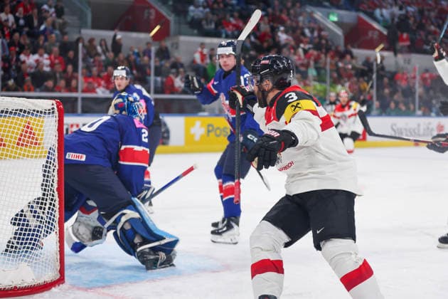 Ice hockey, Eishockey - IIHF WC 2026 ZURICH,SWITZERLAND,16.MAY.26 - ICE HOCKEY - IIHF Ice Hockey World Championship, WM, Weltmeisterschaft 2026, group stage, Austria vs Great Britain. Image shows the rejoicing of Peter Schneider (AUT).  GEPAxpictures xMaticxKlansek