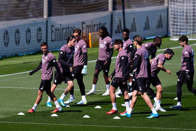 May 16, 2026, Valdebebas, Madrid, Spain: Dani Ceballos and Raul Asencio during the training day of Real Madrid ahead the Spanish League, LaLiga EA Sports, football match against Sevilla FC at Ciudad Deportiva Real Madrid on May 16, 2026, in Valdebebas, Madrid, Spain. Valdebebas Spain - ZUMAa181 20260516_zaa_a181_070 Copyright: xDennisxAgyemanx