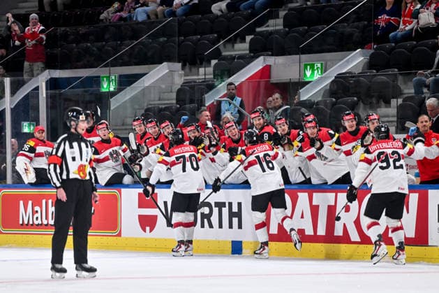 ZURICH, SWITZERLAND MAY 16 Benjamin Nissner of Austria L celebrates his goal during the 2026 IIHF Ice Hockey World Championship Switzerland game between Great Britain and Austria at Swiss Life Arena on May 16, 2026 in Zurich, Zurich Zurich Swiss Life Arena Zurich Switzerland Copyright: xJustPictures.ch AndreaxBrancax jp-en-EuSpIm-JP7_ANB_GB_AU_16052026_0792