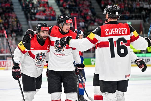 ZURICH, SWITZERLAND MAY 16 Peter Schneider of Austria L , Clemens Unterweger of Austria C and Dominic Zwerger of Austria R celebrate a goal during the 2026 IIHF Ice Hockey World Championship Switzerland game between Great Britain and Austria at Swiss Life Arena on May 16, 2026 in Zurich, Zurich Zurich Swiss Life Arena Zurich Switzerland Copyright: xJustPictures.ch AndreaxBrancax jp-en-EuSpIm-JP7_ANB_GB_AU_16052026_0974