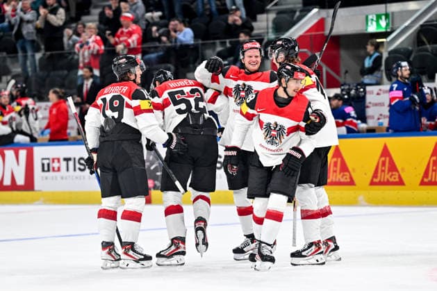 ZURICH, SWITZERLAND MAY 16 Austria celebrate a goal during the 2026 IIHF Ice Hockey World Championship Switzerland game between Great Britain and Austria at Swiss Life Arena on May 16, 2026 in Zurich, Zurich Zurich Swiss Life Arena Zurich Switzerland Copyright: xJustPictures.ch AndreaxBrancax jp-en-EuSpIm-JP7_ANB_GB_AU_16052026_1287