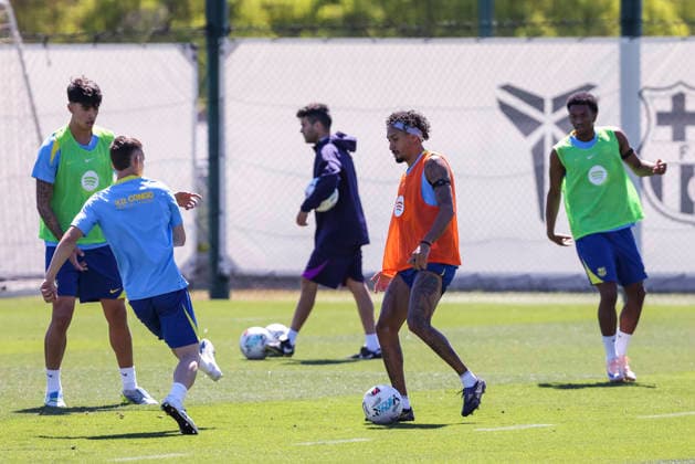 May 16, 2026, Sant Joan Despi, Barcelona, SPAIN: Raphinha during the training day of FC Barcelona, Barca ahead the Spanish League, Laliga EA Sports, football match against Real Betis at Ciudad Esportiva Joan Gamper on May 16, 2026 in Sant Joan Despi, Barcelona, Spain. FC Barcelona Training And press conference, PK, Pressekonferenz - LaLiga EA Sports - ZUMAa181 20260516_zaa_a181_113 Copyright: xJavierxBorregox