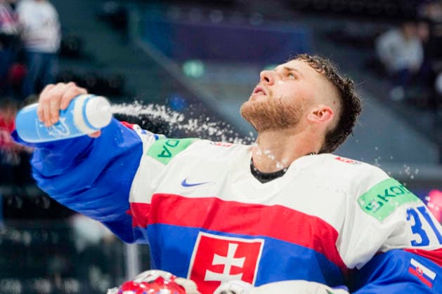 FRIBOURG, SWITZERLAND MAY 16 goalkeeper Samuel Hlavaj of Slovakia during the 2026 IIHF Ice Hockey World Championship Switzerland game between Slovakia and Norway at BCF Arena on May 16, 2026 in Fribourg, Fribourg Fribourg BCF Arena Fribourg Switzerland Copyright: xJustPictures.ch JarixPestelaccix jp-en-EuSpIm-JP6_JAR_Slovakia_Norway_16May2026_00036