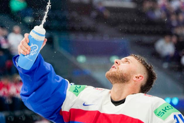 FRIBOURG, SWITZERLAND MAY 16 goalkeeper Samuel Hlavaj of Slovakia during the 2026 IIHF Ice Hockey World Championship Switzerland game between Slovakia and Norway at BCF Arena on May 16, 2026 in Fribourg, Fribourg Fribourg BCF Arena Fribourg Switzerland Copyright: xJustPictures.ch JarixPestelaccix jp-en-EuSpIm-JP6_JAR_Slovakia_Norway_16May2026_00037