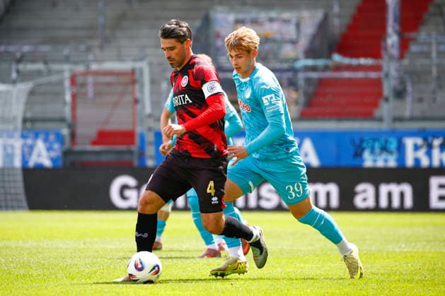 16 05 2026, xavx, Fußball 3 Liga, SV Wehen Wiesbaden TSG Hoffenheim U23 v l Sascha Mockenhaupt SV Wehen Wiesbaden , Florian Bähr TSG 1899 Hoffenheim II DFL DFB REGULATIONS PROHIBIT ANY USE OF PHOTOGRAPHS as IMAGE SEQUENCES and or QUASI VIDEO Wiesbaden