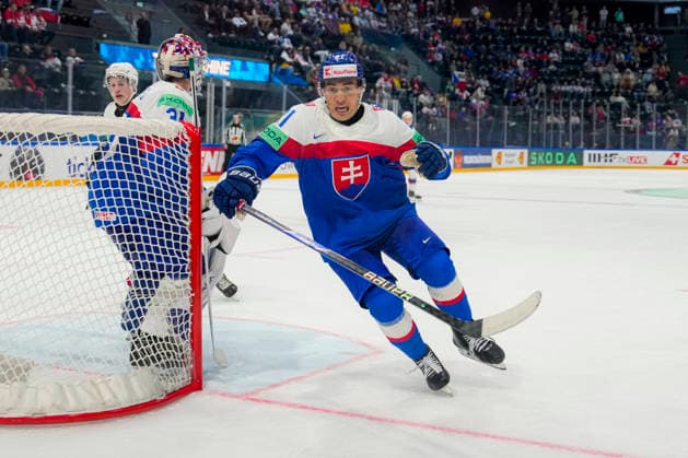 FRIBOURG, SWITZERLAND MAY 16 Sebastian Cederle of Slovakia in action during the 2026 IIHF Ice Hockey World Championship Switzerland game between Slovakia and Norway at BCF Arena on May 16, 2026 in Fribourg, Fribourg Fribourg BCF Arena Fribourg Switzerland Copyright: xJustPictures.ch JarixPestelaccix jp-en-EuSpIm-JP6_JAR_Slovakia_Norway_16May2026_00078