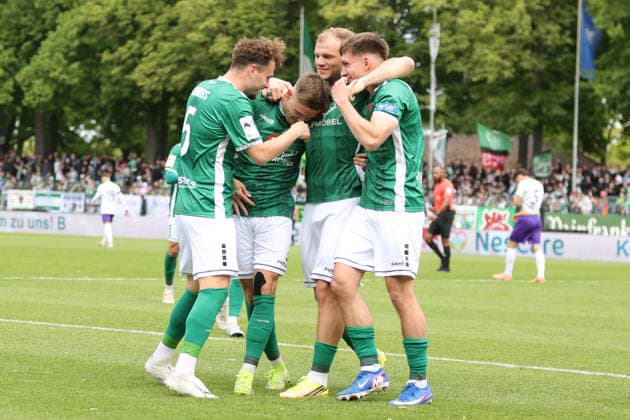 16 05 2026, Football, Men, Third League, 38 Matchday 3 League Season 2025 2026 FC Schweinfurt 05 FC Erzgebirge Aue Schweinfurt cheers after the 1 0 by Sebastian Müller FC Schweinfurt 05, 37 Schweinfurt Riedel Bau Arena in Sachs Stadio Bayern Unterfranken Germany