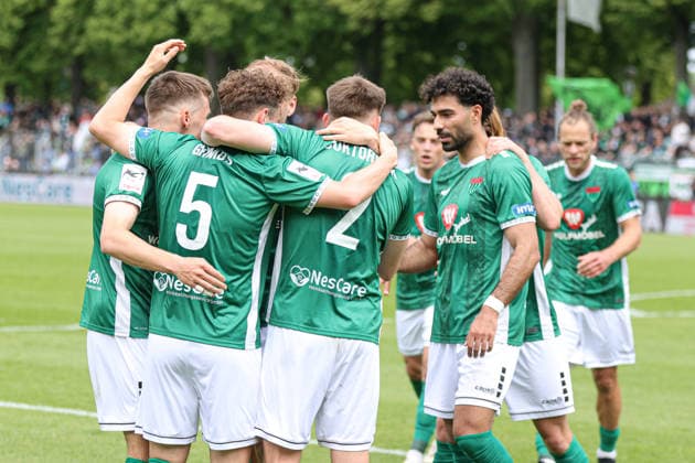 16 05 2026, Football, Men, Third League, 38 Matchday 3 League Season 2025 2026 FC Schweinfurt 05 FC Erzgebirge Aue Schweinfurt cheers after the 1 0 by Sebastian Müller FC Schweinfurt 05, 37 Schweinfurt Riedel Bau Arena in Sachs Stadio Bayern Unterfranken Germany