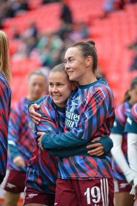 Liverpool ENGLAND MAY 16 : Caitlin Foord (19 Arsenal) and Victoria Pelova (21 Arsenal) before the WSL match between Liverpool and Arsenal, Anfield on 16th May 2026 in Liverpool England (Photo by Clare Overfield Sports Press Photo) Copyright: xClarexOverfieldx xSPPx Sportspressphoto_SPR147598
