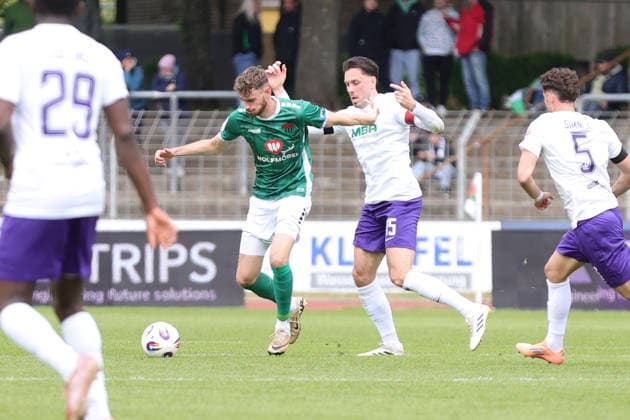 16 05 2026, Football, Men, Third League, 38 Matchday 3 League Season 2025 2026 FC Schweinfurt 05 FC Erzgebirge Aue From left Luca Trslic FC Schweinfurt 05, 18 against Marcel Bär Erzgebirge Aue, 15 Schweinfurt Riedel Bau Arena im Sachs Stadio Bayern Unterfranken Germany