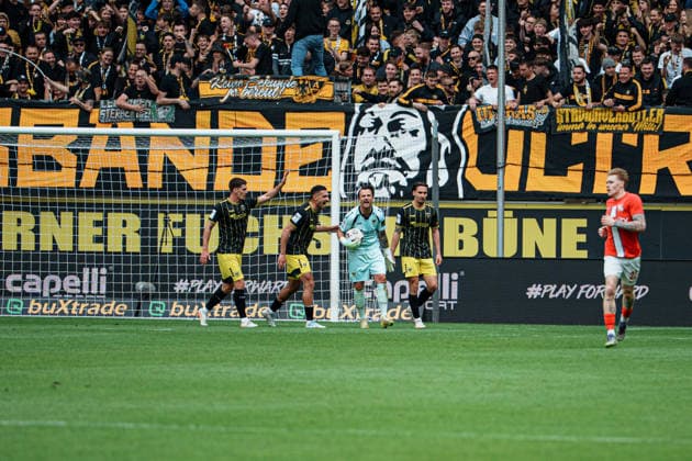 Germany Soccer 3 Liga Men 2025 2026, 38 Matchday TSV Alemannia Aachen vs TSV Havelse Tivoli Aachen Manuel Riemann Alemannia Aachen, 1 saves penalty, penalty kick, cheers, Mika Hanraths Alemannia Aachen, 15 , Petros Bagkalianis Petros Bagalianis Alemannia Aachen, 2 , Danilo Wiebe Alemannia Aachen, 28 Copyright: xThiemoxRudolphx