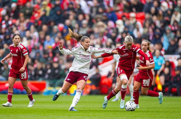 Football - FA Women™s Super League - Liverpool FC Women v Arsenal FC Women LIVERPOOL, ENGLAND - Saturday, May 16, 2026: Arsenal s Victoria Pelova (L) challenges Liverpool s Denise O Sullivan during the FA Women™s Super League match between Liverpool FC Women and Arsenal FC Women at Anfield. (Photo by David Rawcliffe Propaganda) LIVERPOOL Anfield MERSEYSIDE ENGLAND  Copyright: xPropagandax P2026-05-16-Liverpool_W_Arsenal_W-8