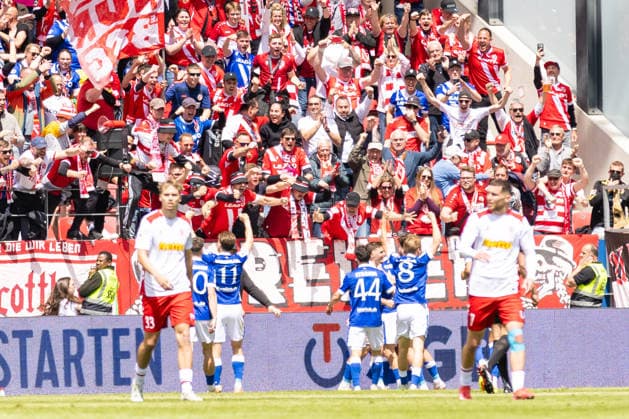 16 05 2026, Soccer, GER, Season, 3 Liga, Season 2025 2026, 38 Matchday, SSV Jahn Regensburg FC Energie Cottbus Cheering after the 1 0 by Jannis Boziaris Cottbus DFL REGULATIONS PROHIBIT ANY USE OF PHOTOGRAPHS AS IMAGE SEQUENCES AND OR QUASI VIDEO