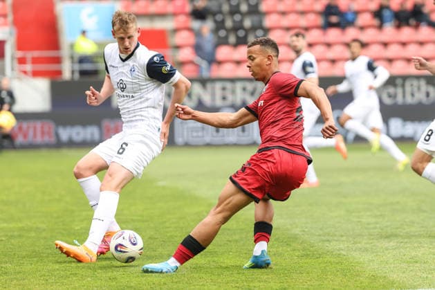 3 Liga FC Ingolstadt 04 SV Waldhof Mannheim Marcel Costly 22, FCI duel Fight for the ball Hoffmann Niklas 6 SVWM 3 Liga FC Ingolstadt 04 Season 2025 2026 SV Waldhof Mannheim