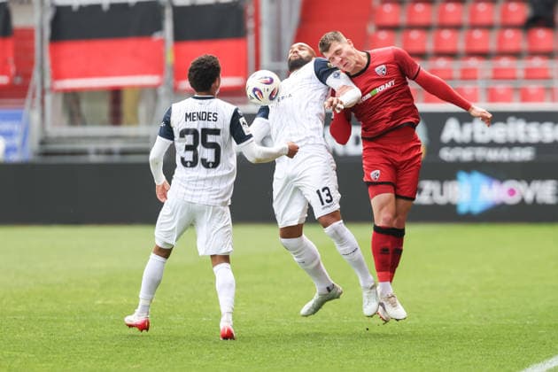 3 Liga FC Ingolstadt 04 SV Waldhof Mannheim duel Battle for the ball Jonas Scholz 15, FCI Boyd Terrence 13 SVWM Mendes Djayson 35 SVWM 3 Liga FC Ingolstadt 04 Season 2025 2026 SV Waldhof Mannheim