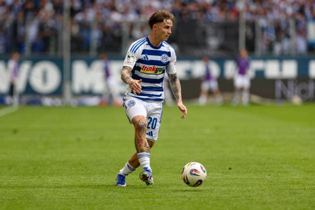 16 05 2026, GER, Soccer, Men, 3 League, Season 2025 2026, MSV Duisburg Viktoria Köln Niklas Jessen MSV Duisburg in action on the ball, single action Duisburg schauinsland reisen Arena Nordrhein Westfalen Germany Copyright: xAdrianxSchlüterx