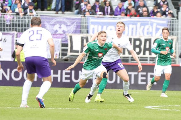 16 05 2026, Football, Men, Third League, 38 Matchday 3 League Season 2025 2026 FC Schweinfurt 05 FC Erzgebirge Aue From left Sebastian Müller FC Schweinfurt 05, 37 against Erik Majetschak Erzgebirge Aue, 13 Schweinfurt Riedel Bau Arena im Sachs Stadio Bayern Unterfranken Germany