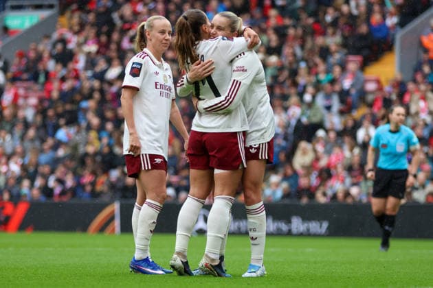 Liverpool FC Women v Arsenal FC women - Women s Super League 25 26 Arsenal FC women s Mariona Caldentey scores their teams second goal of the match and celebrates with team against Liverpool Women - Women s Super League 16.05.2026 Liverpool Anfield Stadium United Kingdom Copyright: xZacharyxLockex