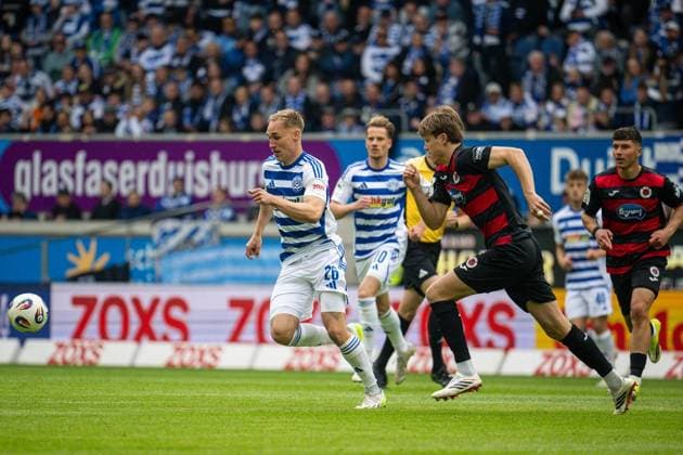3 Liga MSV Duisburg Viktoria Köln FOR EDITORIAL PURPOSES ONLY p Soccer 3 Liga MSV Duisburg Viktoria Köln on 16 05 26 at the Schauinsland Reisen Arena in Duisburg Florian Krüger Duisburg Duisburg Duisburg Copyright JakobxKlos Copyright: JakobxKlos doc85vcw6qo45317djmzqcp ,EDITORIAL USE ONLY Copyright: JakobxKlos