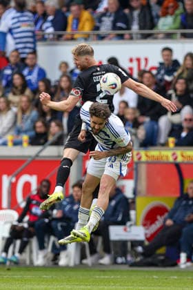 16 05 2026, GER, Football, Men, 3 Liga, Season 2025 2026, MSV Duisburg Viktoria Köln Lars Dietz Viktoria Köln and Lex Tyger Lobinger MSV Duisburg in the battle for the ball Duisburg schauinsland reisen Arena Nordrhein Westfalen Germany Copyright: xAdrianxSchlüterx