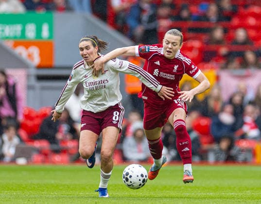 Football - FA Women™s Super League - Liverpool FC Women v Arsenal FC Women LIVERPOOL, ENGLAND - Saturday, May 16, 2026: Liverpool s Beata Olsson (R) is challenged by Arsenal s Mariona Caldentey during the FA Women™s Super League match between Liverpool FC Women and Arsenal FC Women at Anfield. (Photo by David Rawcliffe Propaganda) LIVERPOOL Anfield MERSEYSIDE ENGLAND  Copyright: xPropagandax P2026-05-16-Liverpool_W_Arsenal_W-13