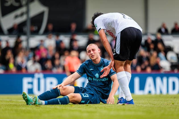 v l Lasse Fassmann TSV 1860 Muenchen, 33 , Marco Woerner SC Verl, 11 GER, SC Verl vs TSV 1860 Muenchen, Football, 3 Liga, 38 Matchday, Season 2025 2026, 16 05 2026 DFL Regulations prohibit any use of photographers as image sequences and or quasi video GER, SC Verl vs TSV 1860 Muenchen, Football, 3 Liga, 38 Matchday, Season 2025 2026, 16 05 2026 Verl Copyright: xEibner-Pressefoto JanxRollingerx EP_JSK