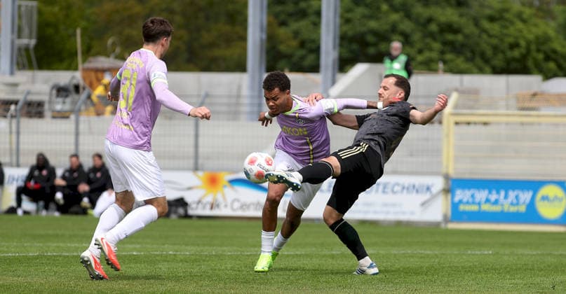 16 05 2026, xfsx, Men, Soccer, Season 2025 2026, Regionalliga Bayern, 34 Matchday SpVgg Ansbach 09 FC Wuerzburger Kickers v li Tim Kraus FC Wuerzburger Kickers , Jermain Nischalke FC Wuerzburger Kickers , Eric Weeger SpVgg Ansbach 09 Ansbach Xaver Bertsch Sportpark Bayern Germany