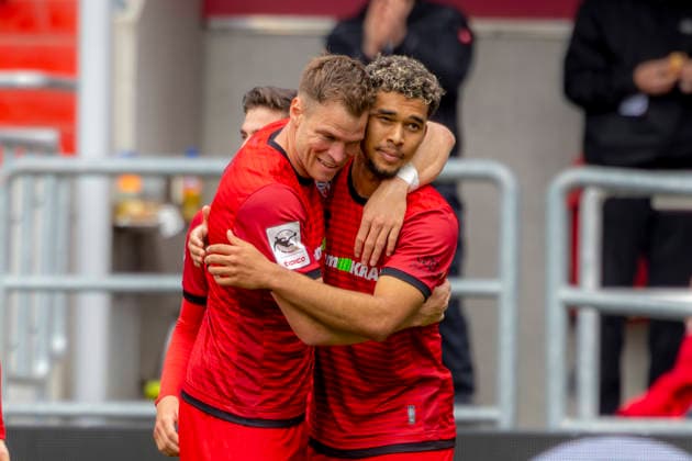 Ingolstadt, Germany 16 May 2026 3 Liga 2025 2026 Sp 38 FC Ingolstadt 04 vs SV Waldhof Mannheim In the picture in the Traube Goalscorer Yann Sturm FCI cheers with his teammates after his goal for 4 0, DFB regulations prohibit any use of photographs as image sequences and or quasi video Audi Sportpark Bayern Copyright: xFotostandx xSchäferx