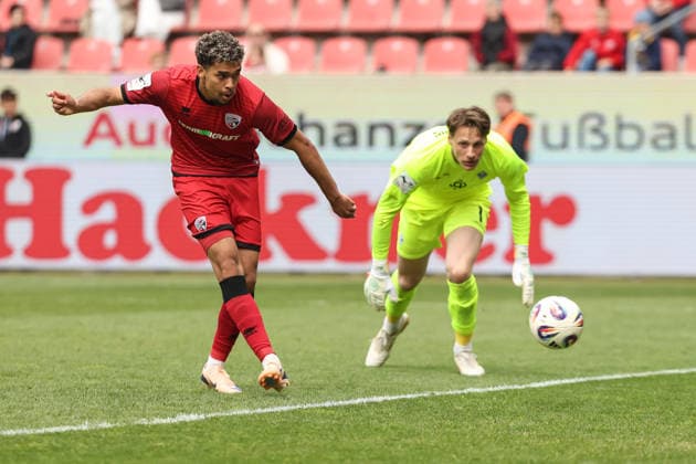 3 Liga FC Ingolstadt 04 SV Waldhof Mannheim Yann Sturm 7, FCI Goal Jubel Treffer überläuft Torwart Nijhuis Thijmen 1 SVWM 5 1 3 Liga FC Ingolstadt 04 Saison 2025 2026 SV Waldhof Mannheim