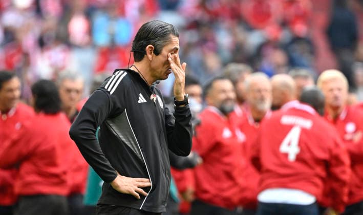 Emotion tears referee referee Deniz Aytekin cries before his last Bundesliga match farewell behind winner of the 2001 European Cup team of FC Bayern legends FC Bayern Muenchen FCB vs 1 FC Koeln 16 05 2026 DFL REGULATIONS PROHIBIT ANY USE OF PHOTOGRAPHS AS IMAGE SEQUENCES AND OR QUASI VIDEO FC Bayern Muenchen FCB vs 1 FC Koeln
