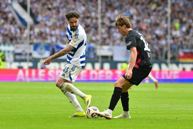 3 Liga MSV Duisburg Viktoria Köln FOR EDITORIAL PURPOSES ONLY p Soccer 3 Liga MSV Duisburg Viktoria Köln on 16 05 26 at the Schauinsland Reisen Arena in Duisburg Lex Tyger Lobinger Duisburg Duisburg Duisburg Copyright JakobxKlos Copyright: JakobxKlos doc85vdgkxnm5dl4vmuh78 ,EDITORIAL USE ONLY Copyright: JakobxKlos