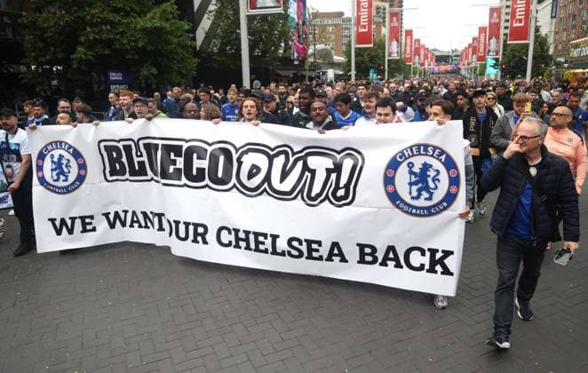 . - Chelsea v Manchester City, The Emirates FA Cup Final 2026, Wembley Stadium, London, England, 16th May 2026. Daniel Weir Crystal Pix Chelsea FC fans protest about the Chelsea FC ownership group BlueCo on Wembley Way ahead of the match In The Emirates FA Cup Final 2026. - Chelsea v Manchester City, The Emirates FA Cup Final 2026, Wembley Stadium, London, England, 16th May 2026. Daniel Weir Crystal Pix London Wembley Stadium England Copyright: xDanielxWeirx CP_Chelsea_Manchester_City_160526_DW01