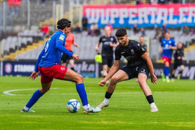Jeremy Celal Aydogan Wuppertaler SV, 08 in duel with Roman Doulashi Bonner SC, 03 Wuppertaler SV vs Bonner SC, Football, Regionalliga West, Matchday 34, Season 2025 26, 16 05 2026, Wuppertaler SV vs Bonner SC, Football, Regionalliga West, Matchday 34, Season 2025 26, 16 05 2026 Wuppertal Copyright: xEibner-Pressefoto LukasxBaldygax EP_LBA